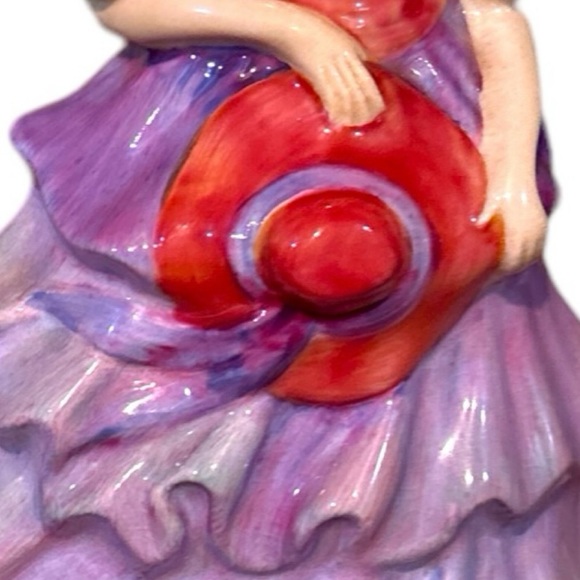 Vintage Special Edition, Hand Made Paragon Porcelain Figurine "Victoria" - Picture 4 of 16